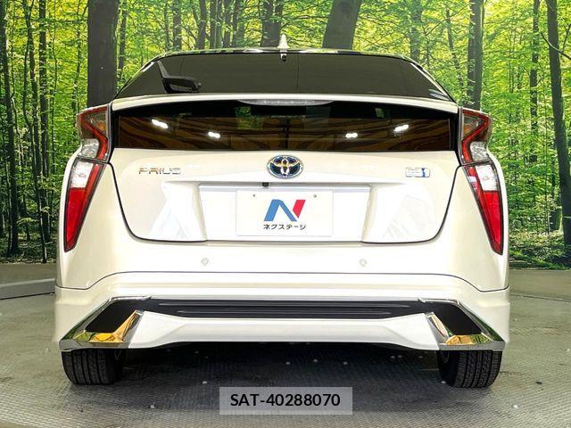 Toyota PRIUS 2017-04 7223717-14