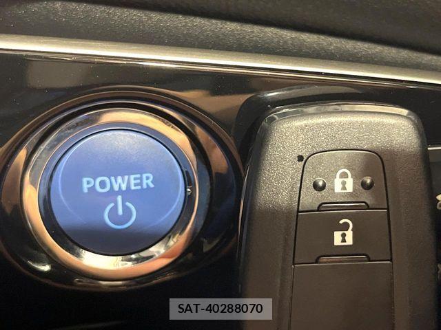Toyota PRIUS 2017-04 7223717-6