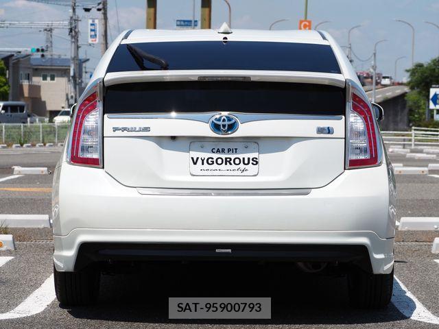 Toyota PRIUS 2014-03 7223674-11