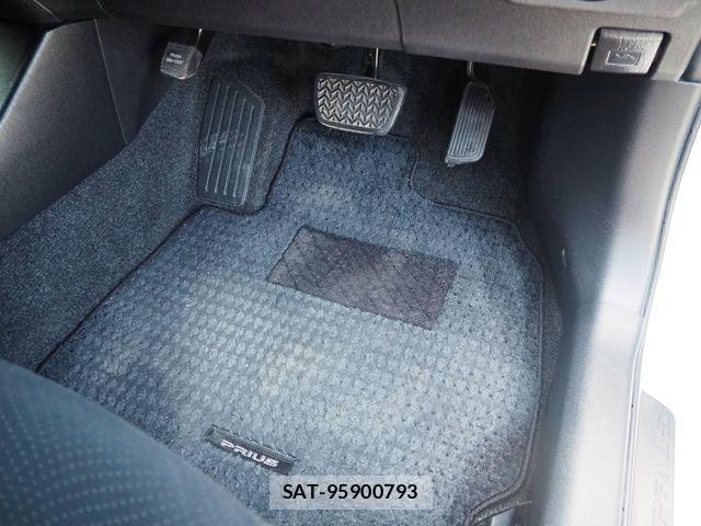 Toyota PRIUS 2014-03 7223674-22