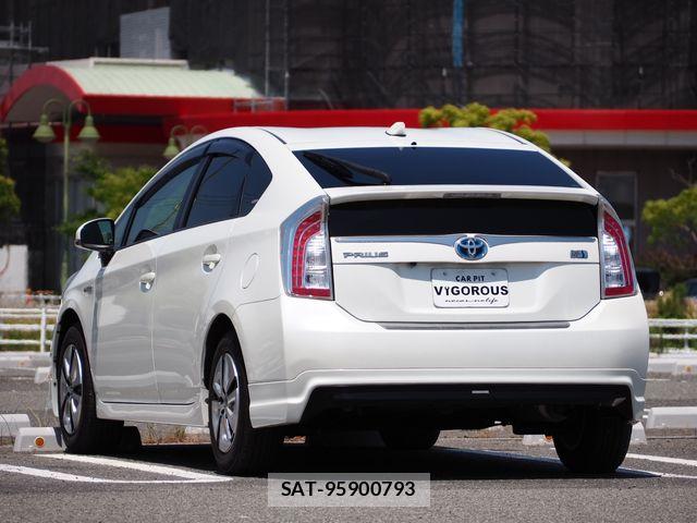 Toyota PRIUS 2014-03 7223674-2
