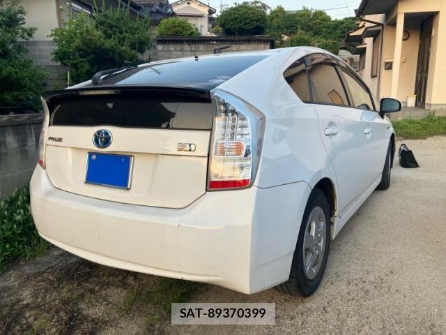 Toyota PRIUS 2009-11 7216638-1
