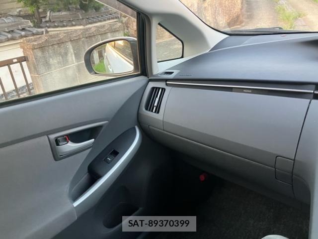 Toyota PRIUS 2009-11 7216638-22