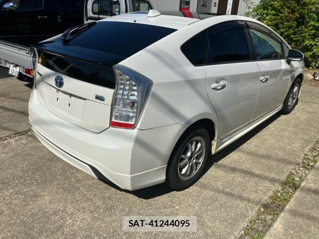 Toyota PRIUS 2010-03 7216331-10