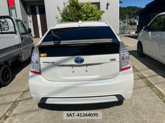 Toyota PRIUS 2010-03 7216331-11