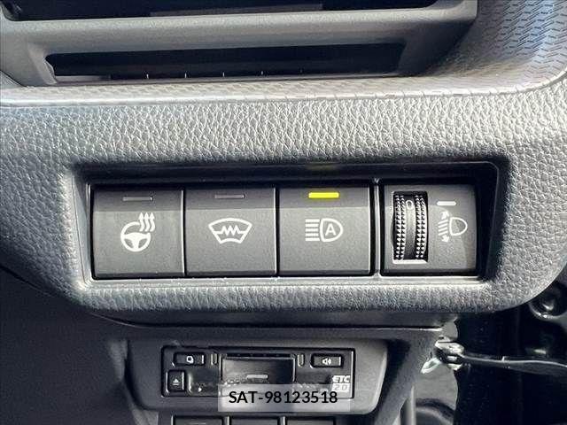 Toyota PRIUS 2025-10 7223864-22
