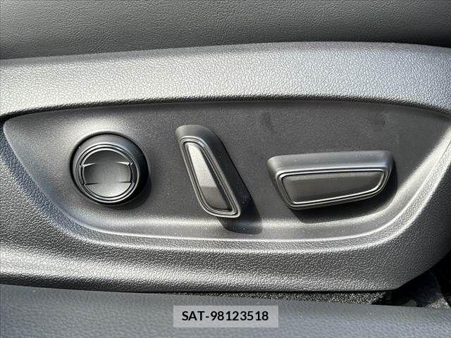 Toyota PRIUS 2025-10 7223864-23