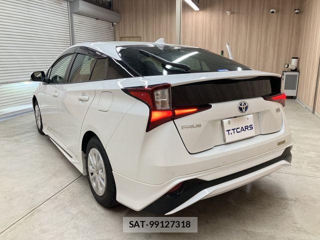 Toyota PRIUS 2021-03 7223783-23