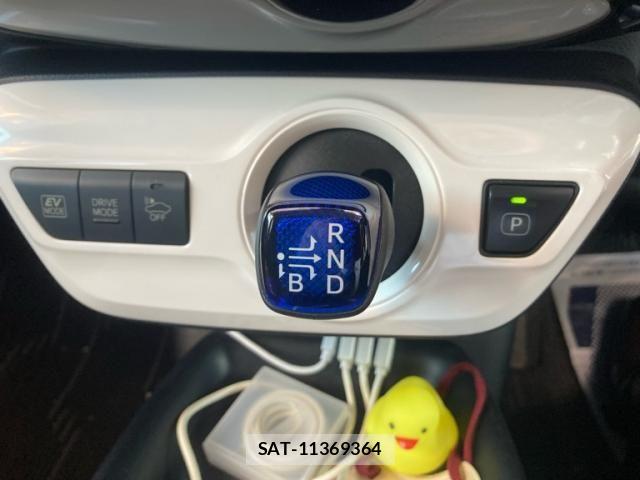 Toyota PRIUS 2015-12 7216493-24