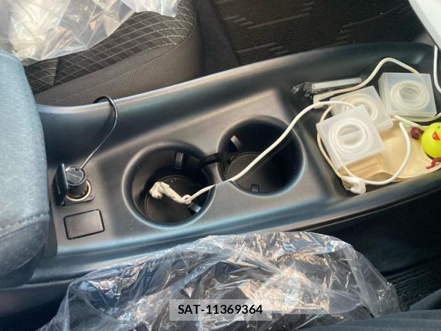 Toyota PRIUS 2015-12 7216493-25
