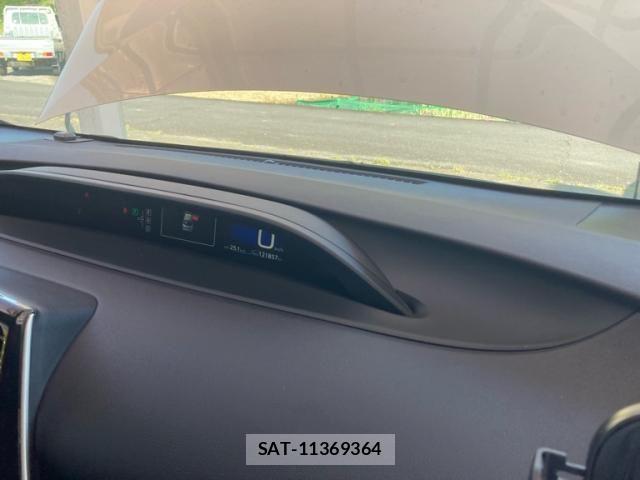 Toyota PRIUS 2015-12 7216493-26
