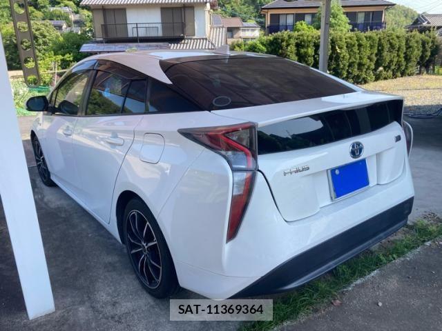 Toyota PRIUS 2015-12 7216493-4