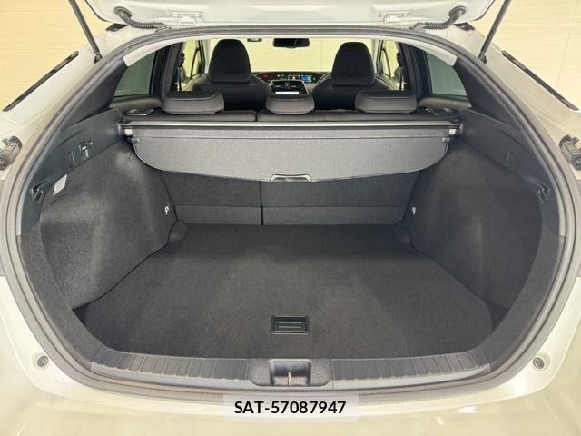 Toyota PRIUS 2021-10 7218832-10
