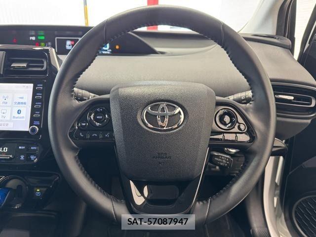 Toyota PRIUS 2021-10 7218832-11