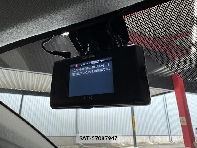 Toyota PRIUS 2021-10 7218832-27