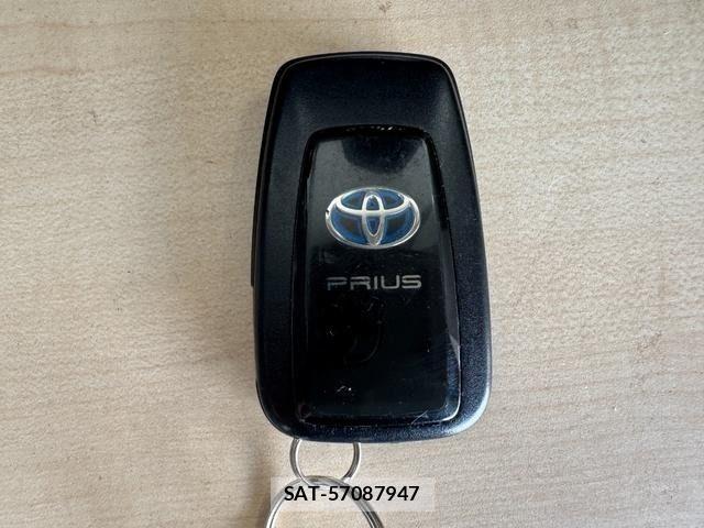 Toyota PRIUS 2021-10 7218832-28