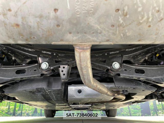 Toyota PRIUS 2023-10 7223823-18