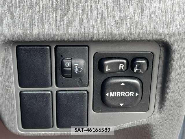 Toyota PRIUS 2011-03 7223634-24