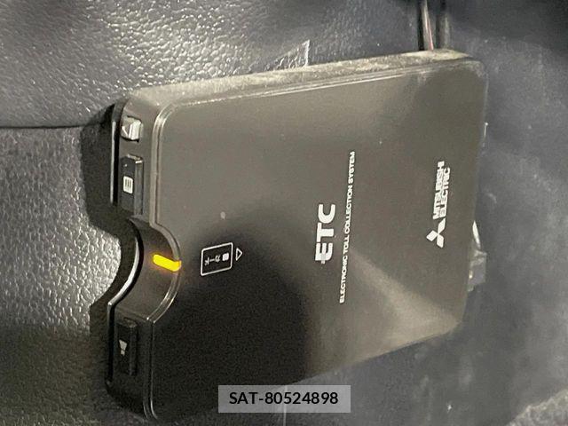 Toyota PRIUS 2019-04 7223763-6