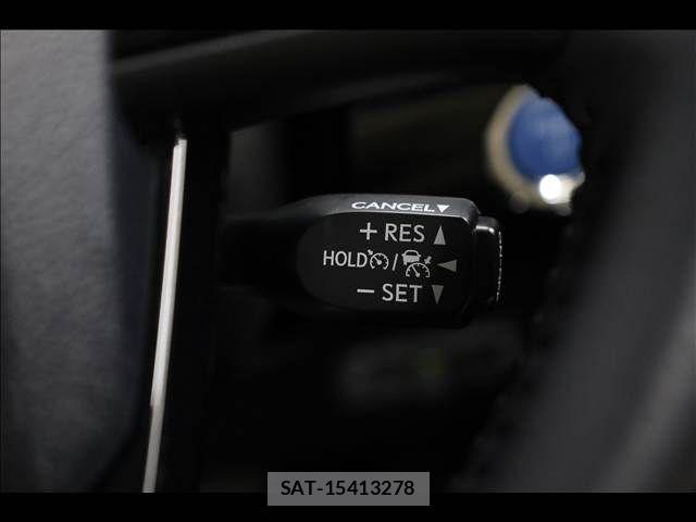 Toyota PRIUS 2019-11 7223776-13