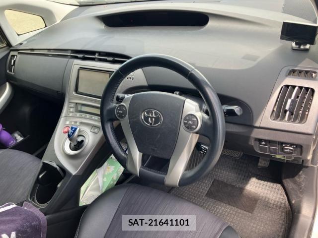 Toyota PRIUS 2012-02 7223642-13