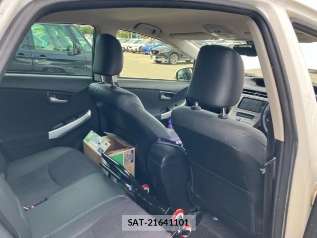 Toyota PRIUS 2012-02 7223642-16