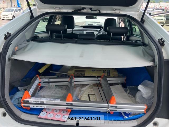 Toyota PRIUS 2012-02 7223642-17