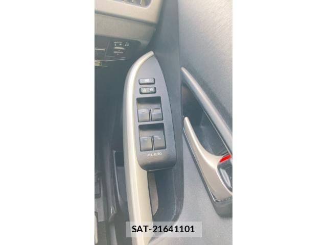 Toyota PRIUS 2012-02 7223642-18
