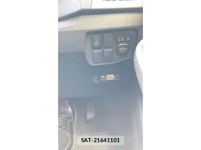 Toyota PRIUS 2012-02 7223642-19
