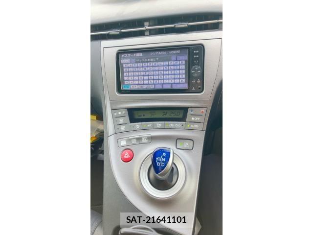 Toyota PRIUS 2012-02 7223642-24
