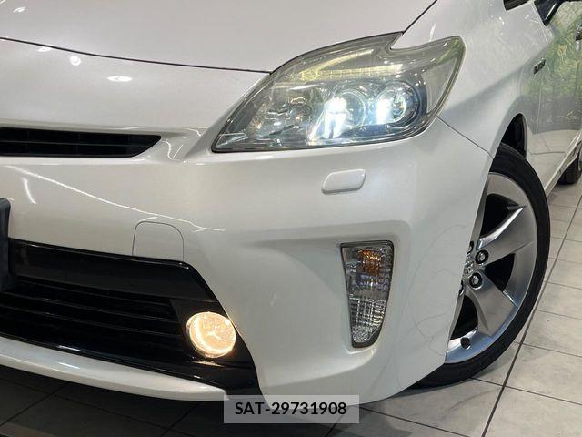 Toyota PRIUS 2013-10 7223668-11