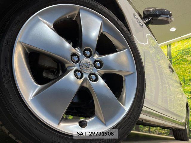 Toyota PRIUS 2013-10 7223668-12