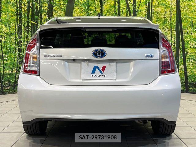 Toyota PRIUS 2013-10 7223668-14