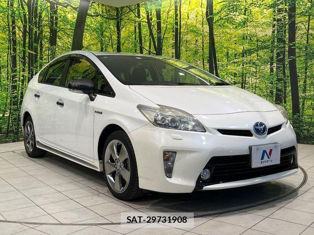 Toyota PRIUS 2013-10 7223668-15