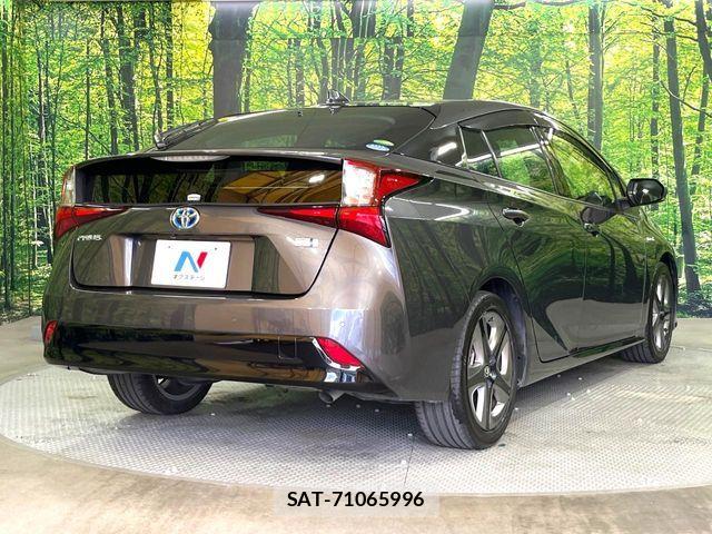 Toyota PRIUS 2019-03 7223754-16