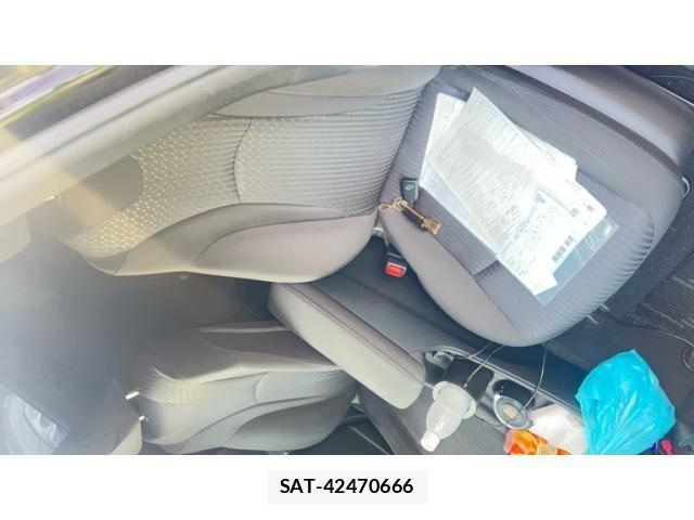 Toyota PRIUS 2017-03 7223715-12