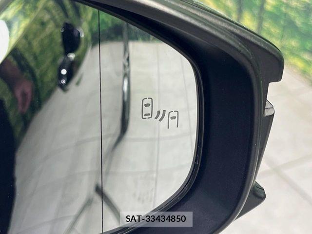 Toyota PRIUS 2023-11 7223828-7
