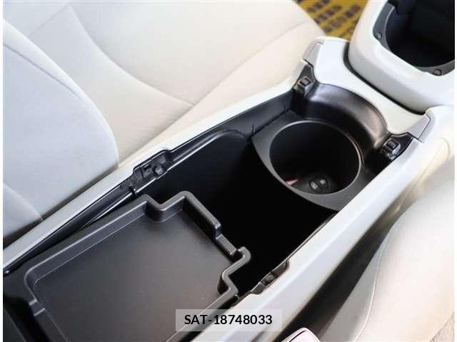 Toyota PRIUS 2009-12 7223621-17