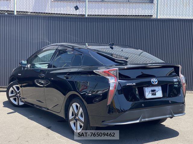 Toyota PRIUS 2017-11 7223740-2