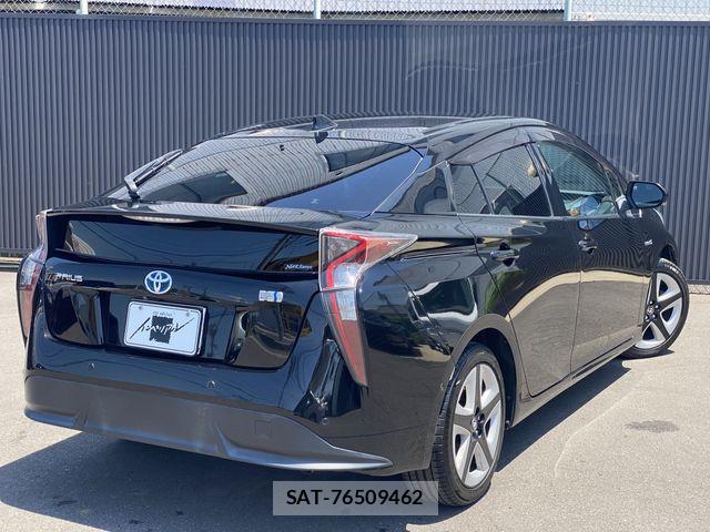 Toyota PRIUS 2017-11 7223740-6