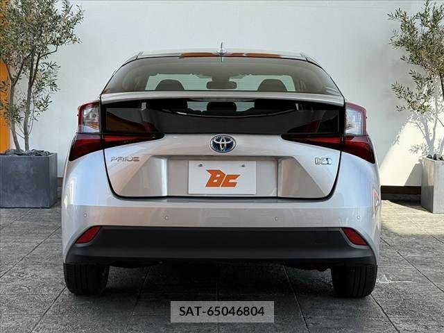 Toyota PRIUS 2021-03 7223786-13