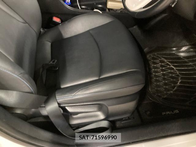 Toyota PRIUS 2016-08 7223704-12