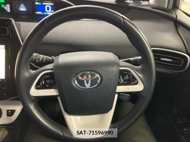 Toyota PRIUS 2016-08 7223704-17