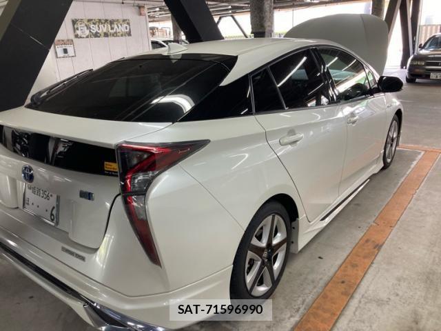 Toyota PRIUS 2016-08 7223704-2