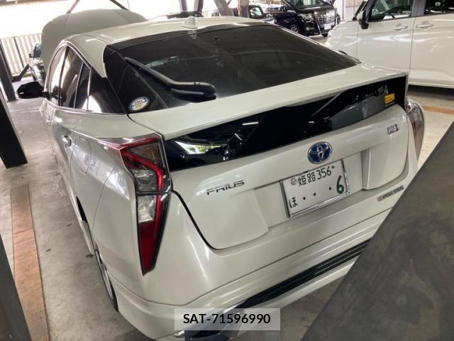 Toyota PRIUS 2016-08 7223704-3