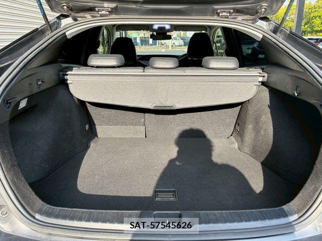 Toyota PRIUS 2021-05 7223784-23