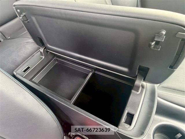 Toyota PRIUS 2016-03 7223696-25