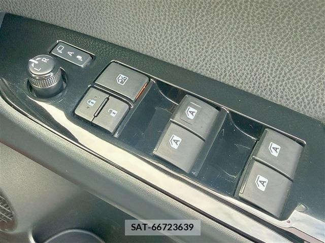 Toyota PRIUS 2016-03 7223696-26