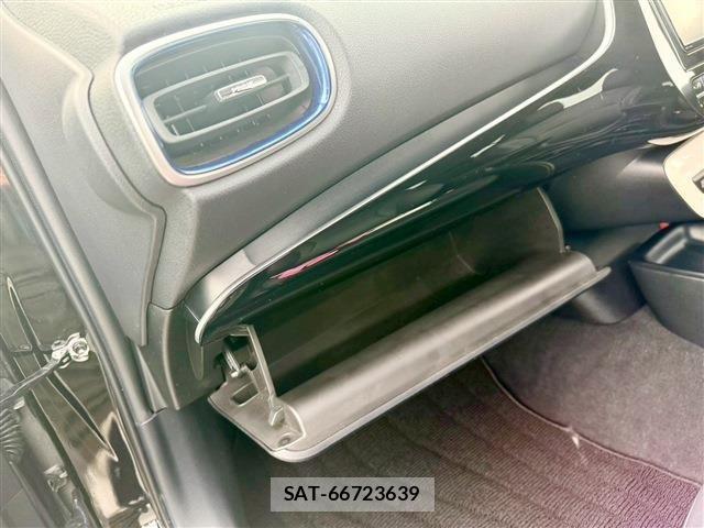 Toyota PRIUS 2016-03 7223696-28
