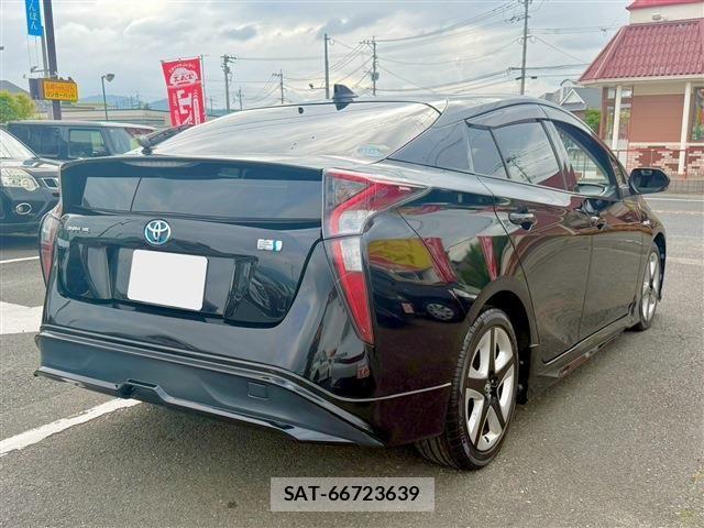 Toyota PRIUS 2016-03 7223696-2